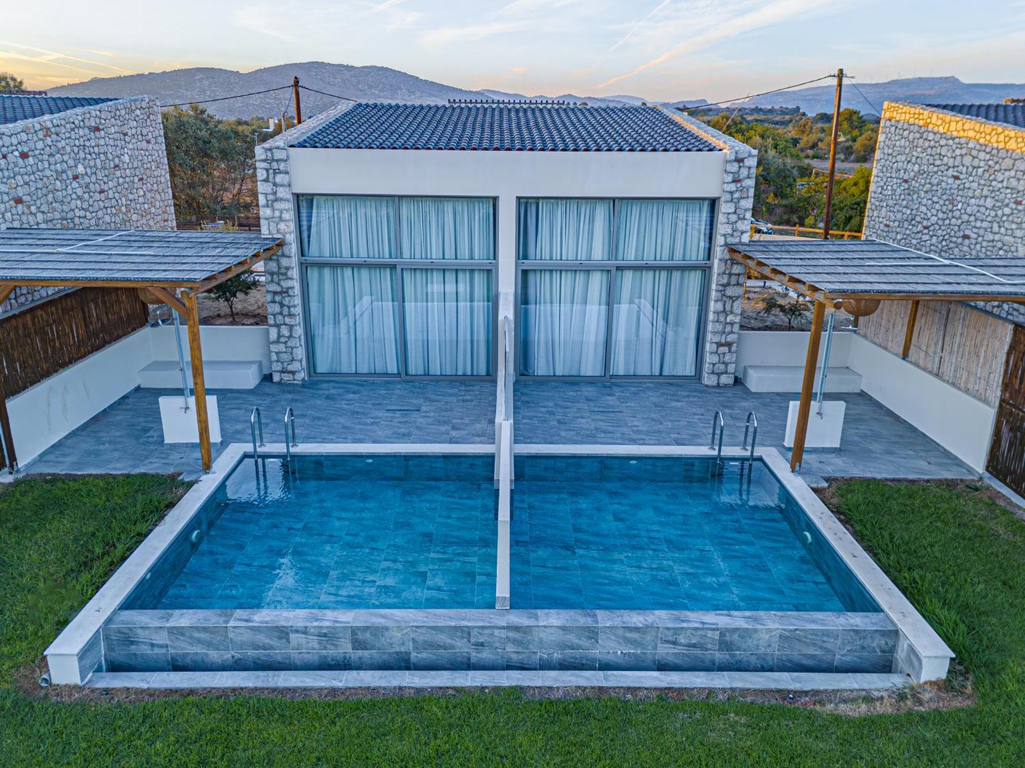 Luxury Villa *
